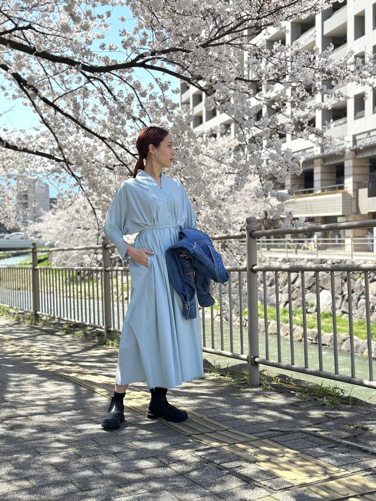Mame Kurogouchi(マメクロゴウチ)のコットンシャンブレータック